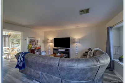 256 Quassaick Avenue #7, New Windsor, NY 12553 - Photo 4