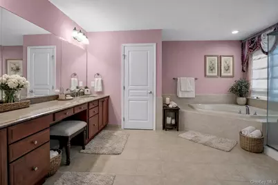 8 Avolet Court, Mount Sinai, NY 11766 - Photo 20