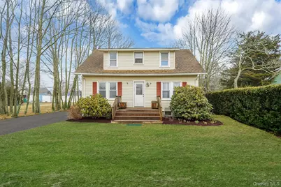 14 Tuttle Avenue, Eastport, NY 11941 - Photo 2