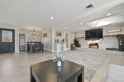 1085 Sipp Avenue, Medford, NY 11763 - Photo 10