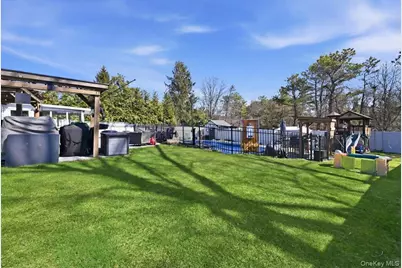 1085 Sipp Avenue, Medford, NY 11763 - Photo 26