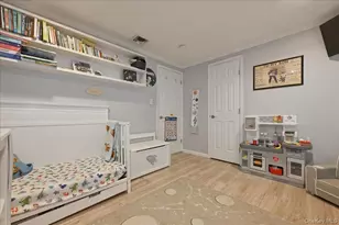 1085 Sipp Ave, Medford, NY 11763 - Photo 22