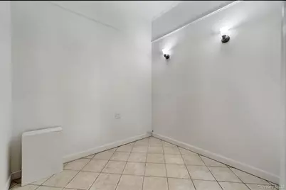 23002 S Conduit Avenue, Springfield Gardens, NY 11413 - Photo 28