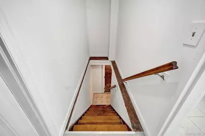 23002 S Conduit Avenue, Springfield Gardens, NY 11413 - Photo 18