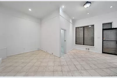 23002 S Conduit Avenue, Springfield Gardens, NY 11413 - Photo 16