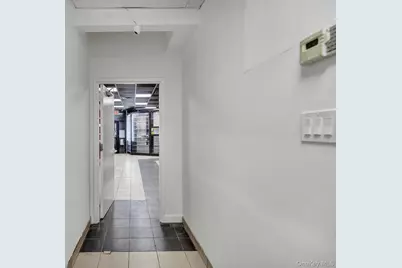 23002 S Conduit Avenue, Springfield Gardens, NY 11413 - Photo 14