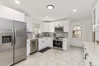 10 Tall Oaks Court, Manorville, NY 11949 - Photo 4