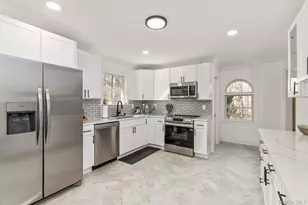 10 Tall Oaks Ct, Manorville, NY 11949 - Photo 4