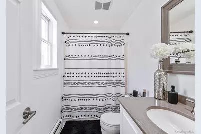 10 Tall Oaks Court, Manorville, NY 11949 - Photo 14