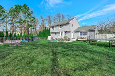 10 Tall Oaks Court, Manorville, NY 11949 - Photo 18