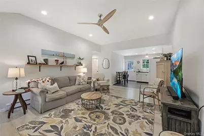 48 Nidzyn Avenue, Remsenburg, NY 11960 - Photo 20