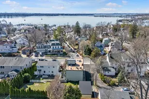 37 Carlton Ave, Port Washington, NY 11050 - Photo 4