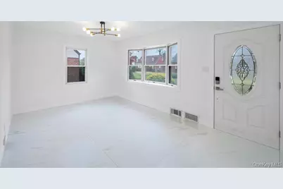 5 Edward Avenue, Hicksville, NY 11801 - Photo 4