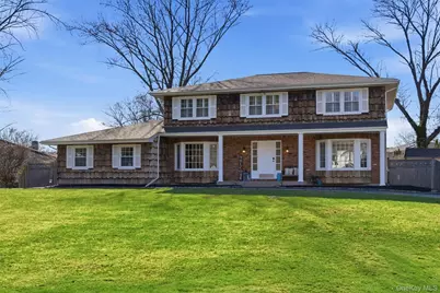 9 Bonaire Drive, Dix Hills, NY 11746 - Photo 2