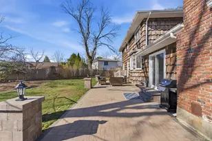 9 Bonaire Dr, Dix Hills, NY 11746 - Photo 32