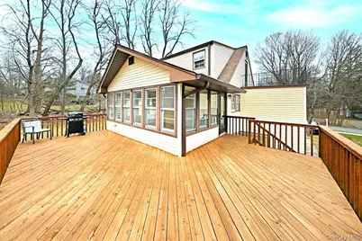 160 E Willow Tree Road, Spring Valley, NY 10977 - Photo 22