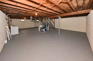 160 E Willow Tree Rd, Spring Valley, NY 10977 - Photo 18