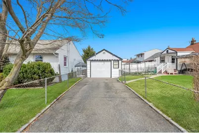 67 Myers Avenue, Hicksville, NY 11801 - Photo 18