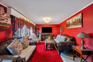 67 Myers Ave, Hicksville, NY 11801 - Photo 4