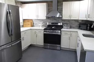 39 Split Cedar Dr, Islandia, NY 11749 - Photo 8