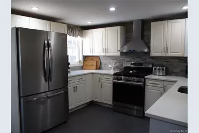 39 Split Cedar Drive, Islandia, NY 11749 - Photo 10