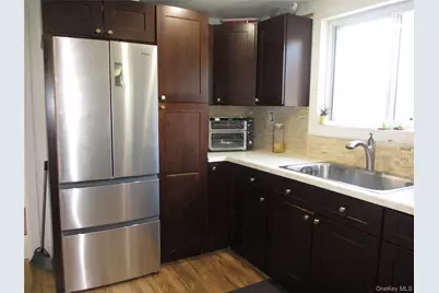 39 Split Cedar Drive, Islandia, NY 11749 - Photo 32