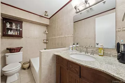 15 Newport Avenue, Selden, NY 11784 - Photo 20