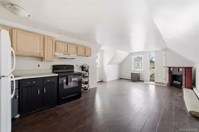 15 Newport Avenue, Selden, NY 11784 - Photo 24