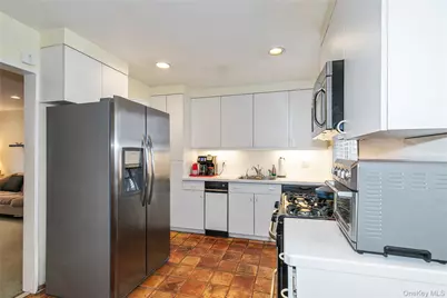 60-39 251st Street #2nd Fl, Little Neck, NY 11362 - Photo 10