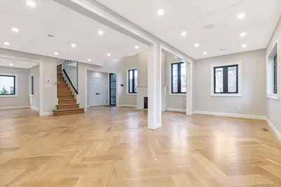 120 Baker Hill Road, Great Neck, NY 11023 - Photo 18