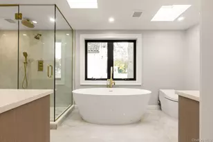 120 Baker Hill Rd, Great Neck, NY 11023 - Photo 22