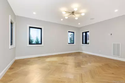 120 Baker Hill Road, Great Neck, NY 11023 - Photo 24