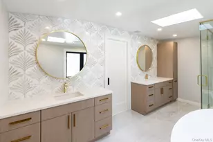 120 Baker Hill Rd, Great Neck, NY 11023 - Photo 14