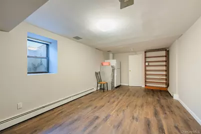 18 Robin Way, Great Neck, NY 11021 - Photo 22