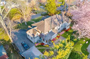 18 Robin Way, Great Neck, NY 11021 - Photo 14