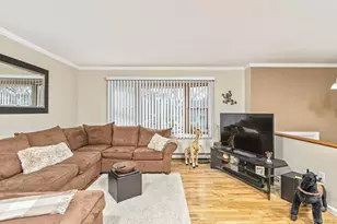 191 Hawthorne St, Mastic, NY 11950 - Photo 4