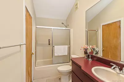 191 Hawthorne Street, Mastic, NY 11950 - Photo 6