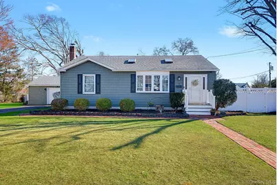 72 Harris Street, Patchogue, NY 11772 - Photo 2