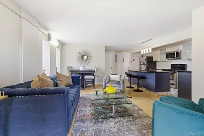 8375 117th Street #6F, Kew Gardens, NY 11418 - Photo 2