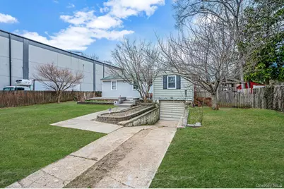 317 Centre Avenue, Lindenhurst, NY 11757 - Photo 4