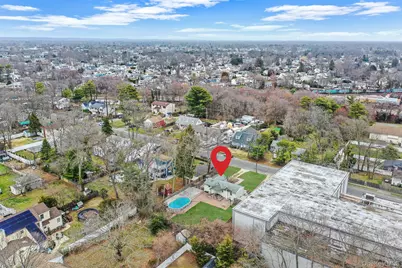 317 Centre Avenue, Lindenhurst, NY 11757 - Photo 24