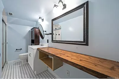 317 Centre Avenue, Lindenhurst, NY 11757 - Photo 46