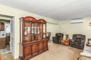 247 Knollwood Ln, Seaford, NY 11783 - Photo 4