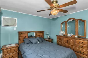 247 Knollwood Ln, Seaford, NY 11783 - Photo 12