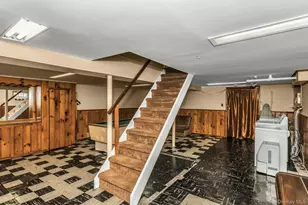 247 Knollwood Ln, Seaford, NY 11783 - Photo 20