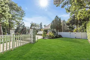 35 Grant Blvd, Hampton Bays, NY 11946 - Photo 2