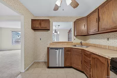 169 Treetop Circle, Nanuet, NY 10954 - Photo 16