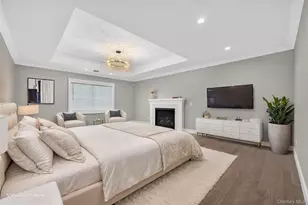 208 Cow Neck Rd, Port Washington, NY 11050 - Photo 14