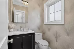 208 Cow Neck Rd, Port Washington, NY 11050 - Photo 12