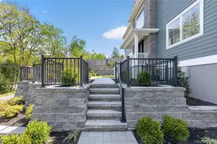 208 Cow Neck Rd, Port Washington, NY 11050 - Photo 4